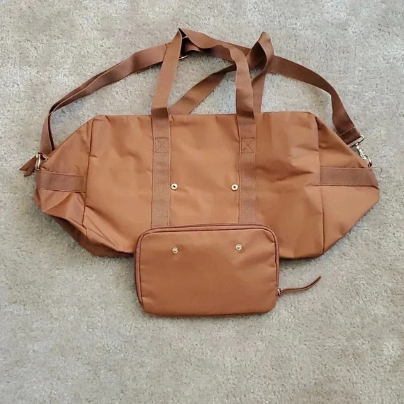 DSW Weekender Bag with Removable Pouch Shoulder Strap Tawny Zippered NWOT - Picture 6 of 8